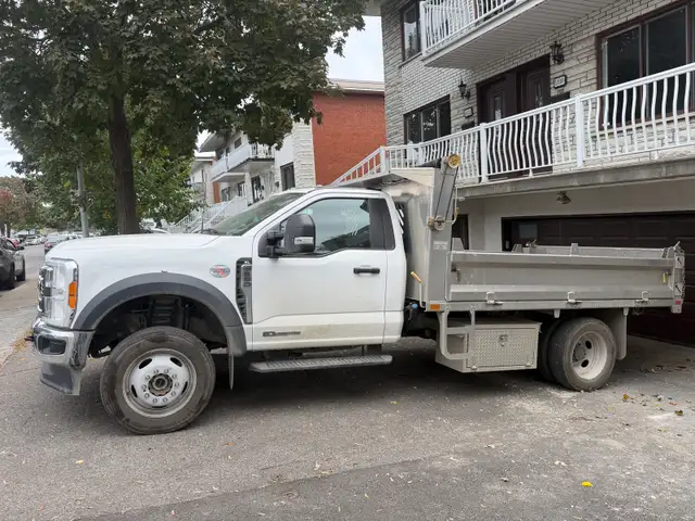 6-Wheel Dump Truck Transportation in Montreal