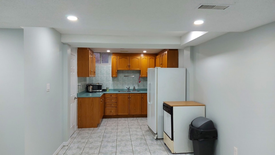 FULLY TWO BEDROOM BASEMENT FOR RENT 5