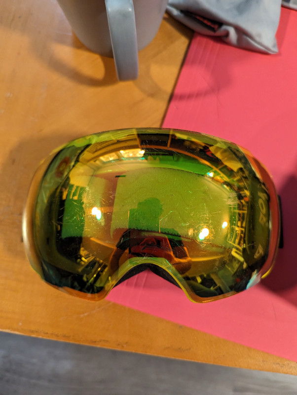 Zionor snowboard goggles in Snowboard in Ottawa - Image 2