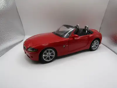 1/18 DIECAST BMW Z4 DE MAISTO PEUT POSTER PARTOUT MERCI DE VOIR MES AUTRE ANNONCES
