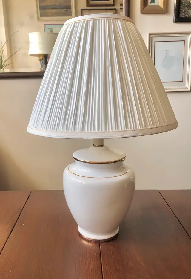 Cream Ceramic Gold Detail Table Lamp Tri light Lighting Home in Indoor Lighting & Fans in Calgary - Image 2