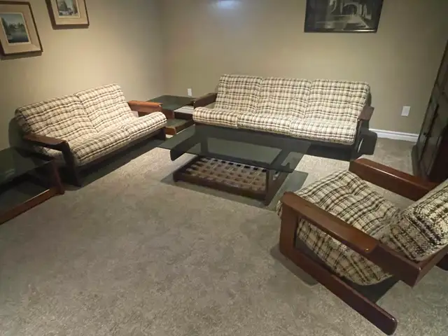 Antique Chest & Beautiful Quality Furniture Estate Collection in Dressers & Wardrobes in Brantford - Image 8