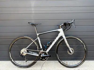 Carbon Giant Defy Advanced 2 Road Bike, View more