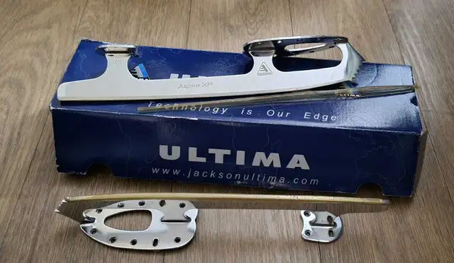 Jackson Ultima Aspire XP - 10 1/4" ice figure skating blades in Skates & Blades in Ottawa - Image 2