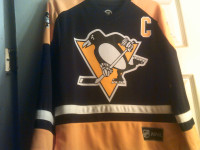 SIDNEY CROSBY JERSEY NEW WITH TAGS SIZE YOUTH L/XL