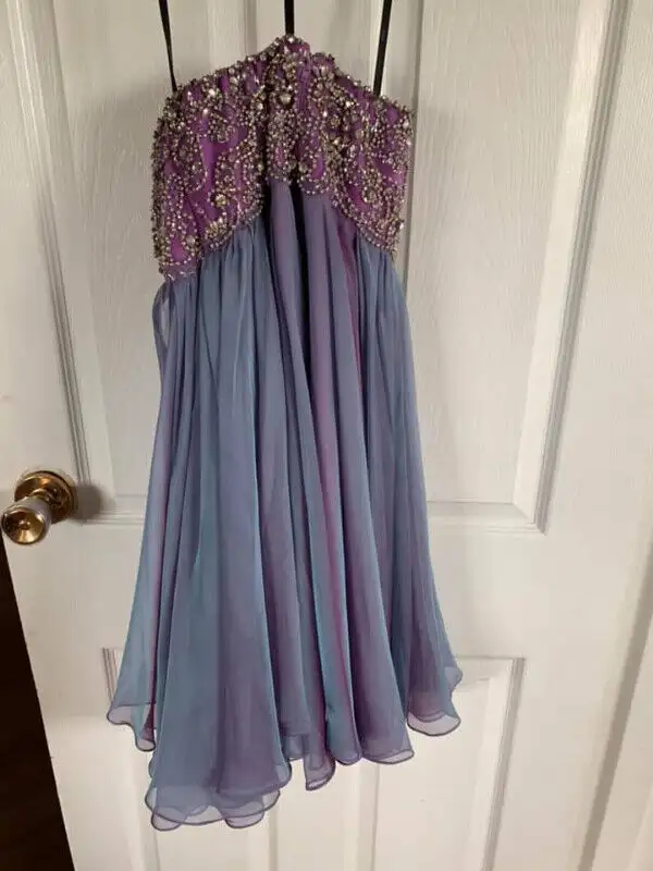 DRESS / PROM/GRAD SIZE 4 in Women's - Dresses & Skirts in Kitchener / Waterloo - Image 4