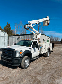 Ford F550 Bucket Truck -- Altec AT37G