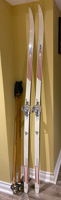 Medallist Cross Country Skis; Poles size 190