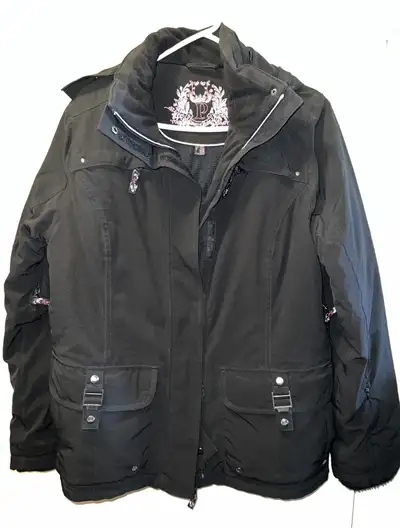 black Point Zero winter jacket! It's in great condition and ready to keep you warm this winter seaso...