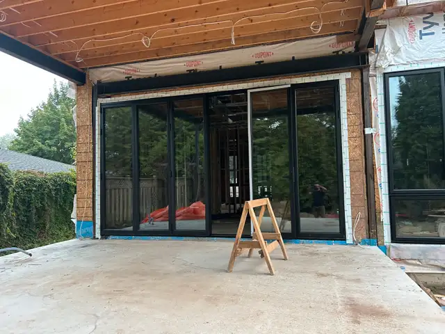 Windows and doors installer62863221105027122