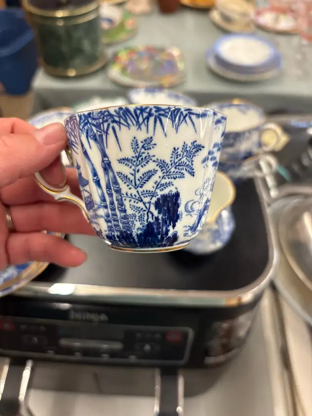 Royal Crown Derby Teacup Set63347536629635122