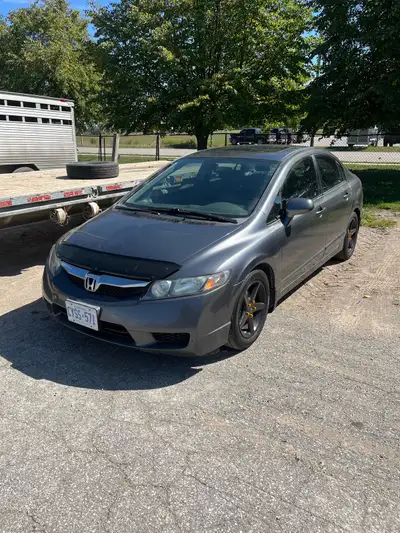 Selling my 2009 Honda civic due to buying a truck and don’t need the car anymore. Great little beate...