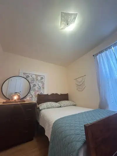 Perfect for students, visiting researchers and young professionals. Furnished room to rent in roomin...