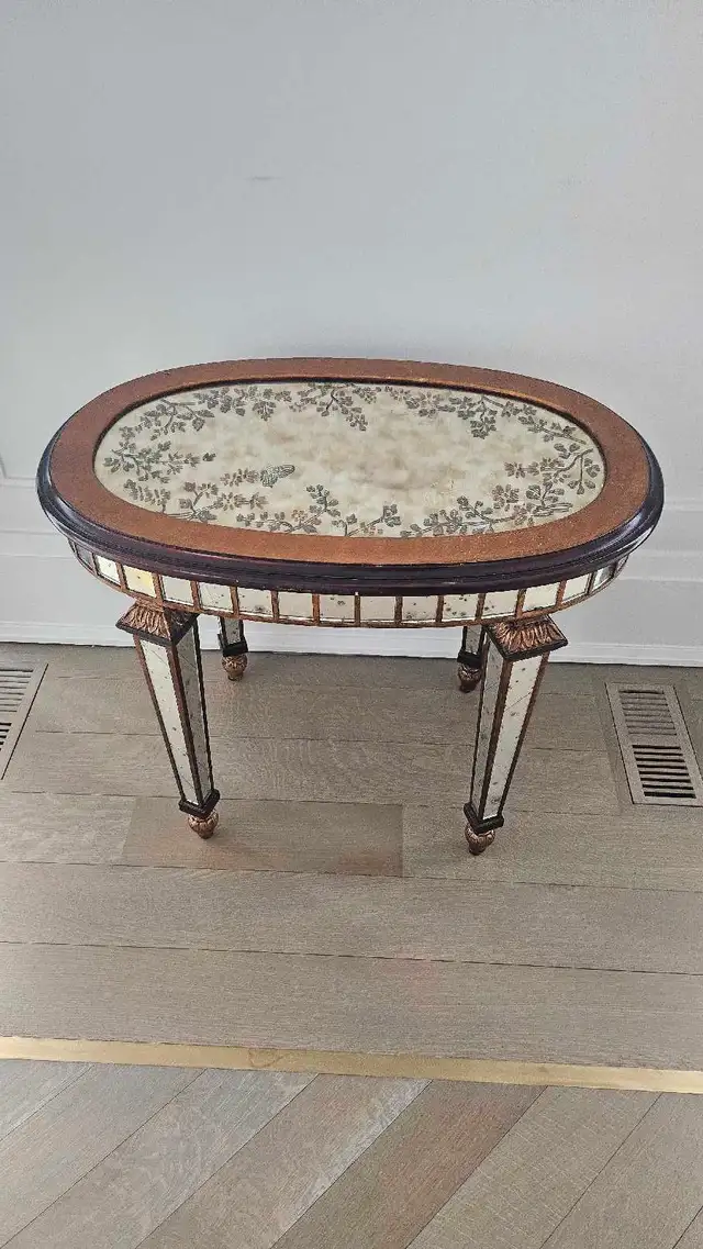 Side Table in Other Tables in City of Toronto - Image 2