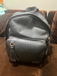 VEGAN LEATHER SKIP HOP GREENWICH SIMPLY CHIC DIAPER BACKPACK