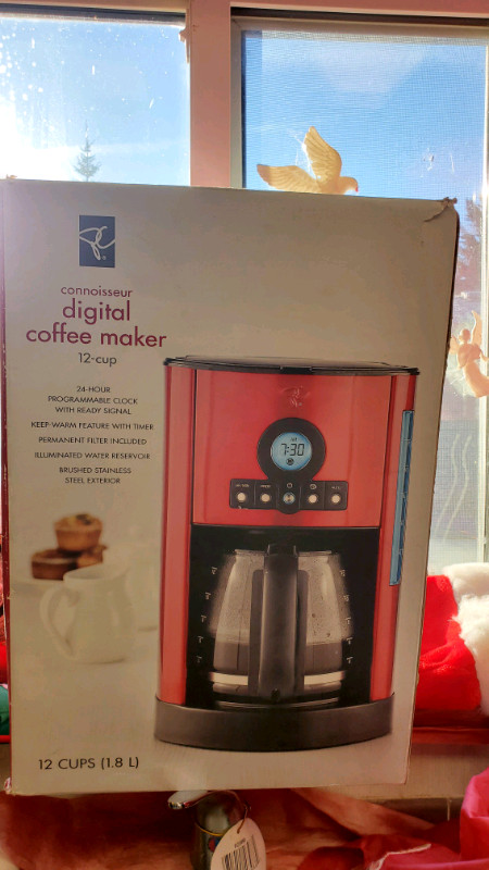 NEW RED AND BLACK 12 CUP DIGITAL COFFEE MAKER FOR CHRISTMAS  in Coffee Makers in Cranbrook - Image 4