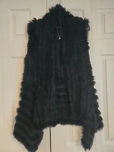 Size L fur vest, View more