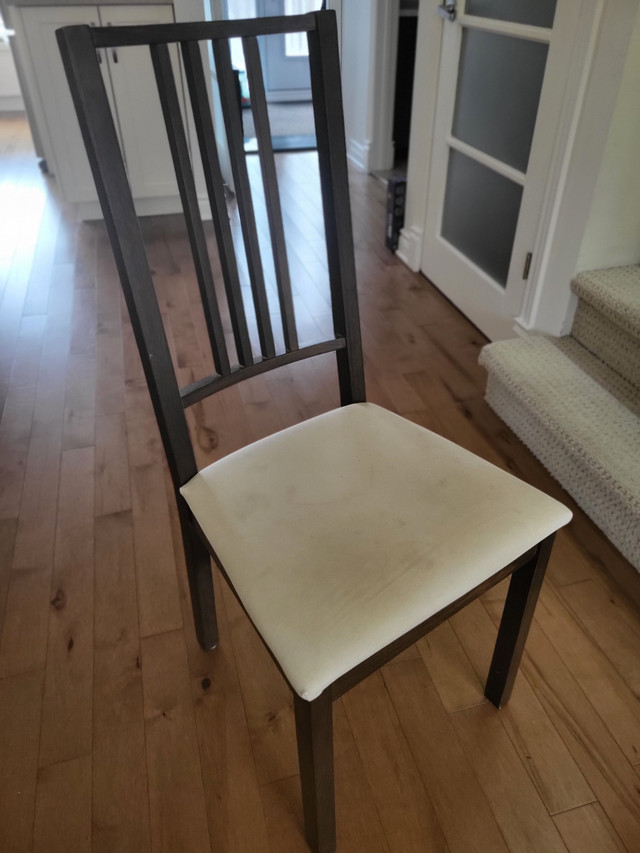 Chaises de salle à manger / Dining room chairs dans Chaises, Fauteuils inclinables  à Ville de Montréal