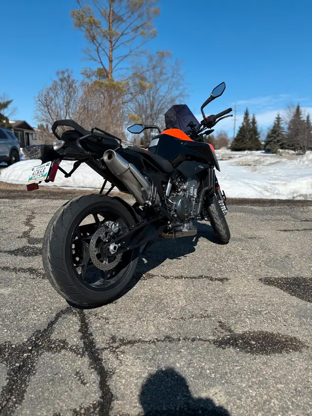 2022 ktm Duke 890 in Sport Touring in Winnipeg - Image 4