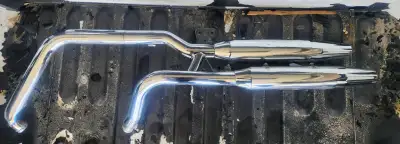 Fit Factory Harley Davidson Fatboy 2005 exhaust pipes switched out for a different style new conditi...