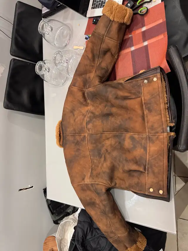 authentic Sandro leather shearling sharpa jacket brown new in Women's - Tops & Outerwear in City of Montréal - Image 8