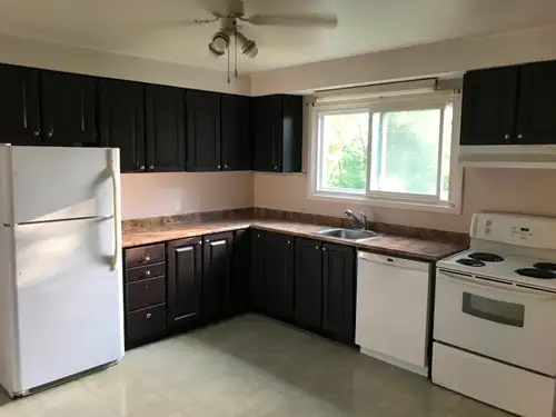 This 2-bedroom, 1-bath unit is within easy access of Providence & KGH hospitals, Saint Lawrence, Que...