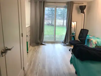 12 minute WALK to McMASTER. 1 bdrm left in this 4 bedroom apartment in a house. Male university stud...