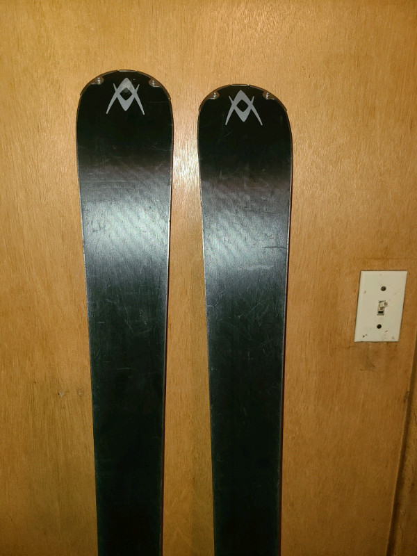 Ulimited AC 30 (Titanium) Skiis & Mens Head Ski Boots (10.5) in Ski in Edmonton - Image 4