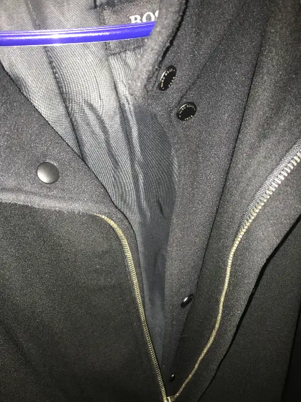 Hugo Boss Wool and cashmere winter jacket size 52 (XL-2XL) in Men's in Laval / North Shore - Image 4