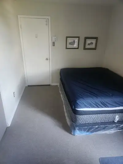 Deux chambres à louer ds un 5½. 10miin a pieds du métro plamondon. centre commercial IGA, MAXI, et j...