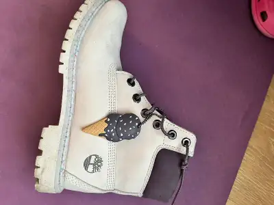 Timberland womens 6" Premium Waterproof Boot - Size 8, View more