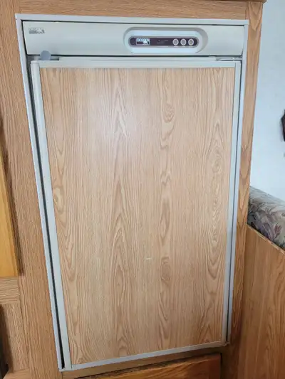 Good working condition. It works on power and gas. Model number:N510U Auto changeover between gas an...