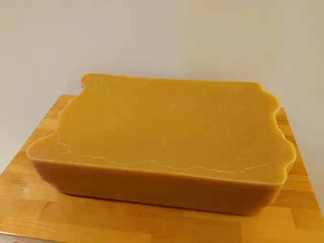 Raw Saskatchewan Beeswax63234578707073125
