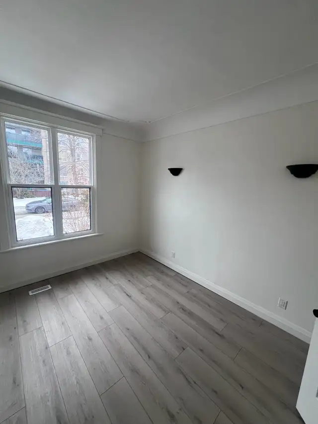 Spacious 1 Bed Corktown  in Long Term Rentals in Hamilton - Image 7