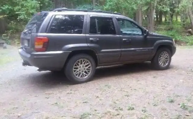 2004 Grand Jeep Cherokee  in Other in Moncton - Image 4
