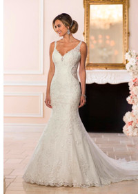 Sparkly, fit and flare Wedding Dress *New*