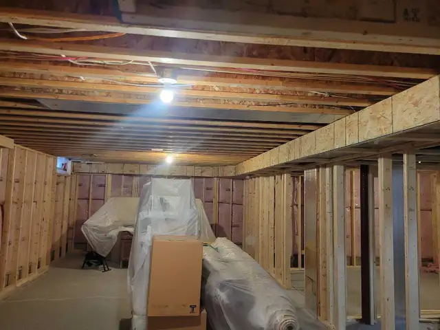 Professional basement framing. in Carpentry, Crown Moulding & Trimwork in Mississauga / Peel Region - Image 9
