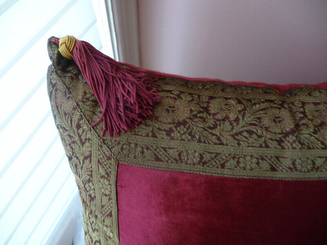 Velour Gold Red Brocade Cushion Accent Throw Pillow with Tassels in Other in Saskatoon - Image 2