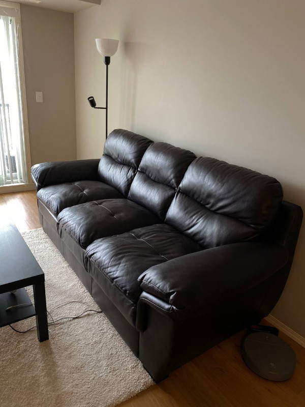 Nice Leather couch/sofa Couches & Futons Winnipeg Kijiji