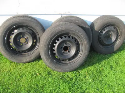 Jente et pneus pour hyundai élantra pneus toyo 195/65/15 environ 40% usure