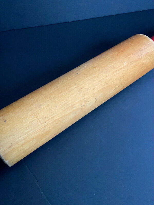 Wooden Rolling Pin Kitchenware Kitchen Gadget Tool Vintage in Arts & Collectibles in Sudbury - Image 4