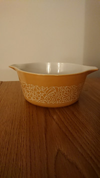 Vintage Pyrex dish