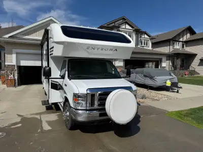 2019 24ft Entegra Odessey Model 24B, built by Jayco. 13,500 miles. C/w Triton V10 Auto, factory inst...