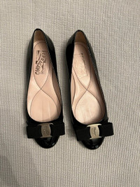 Ferragamo Bow Flats