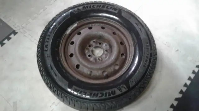 Winter Tires Michelin 235/70/16 in Tires & Rims in Laval / North Shore - Image 2