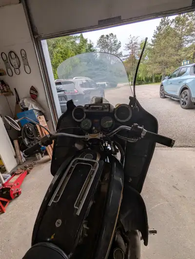 lowered price to 1200 I'm just not going to be able to get to it This goldwing to be sold as a proje...