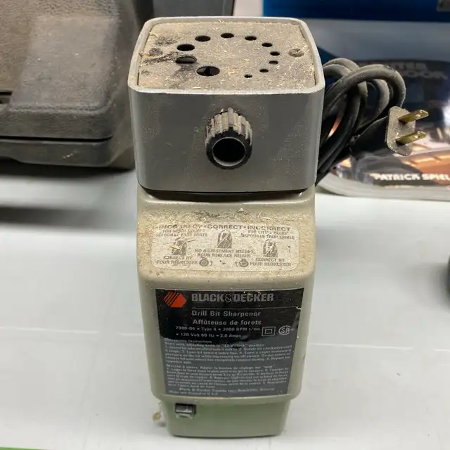 Black & Decker Drill Bit Sharpener Vintage 1.9A Electric 7980-04 in Power Tools in North Bay - Image 2