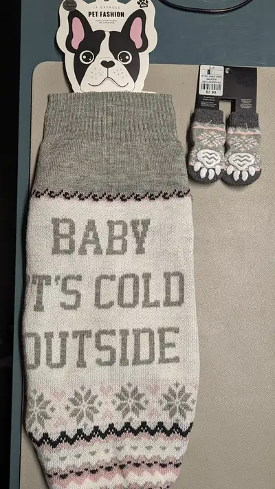 Fits French bulldog, Pug and Corgi Whole set with socks. Size: M New. Received as gift. Price: $15