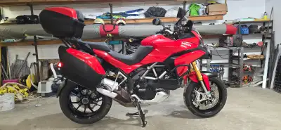 Beautiful bike. In great shape with only 56,000 trouble free km's. All desmo service done at the dea...