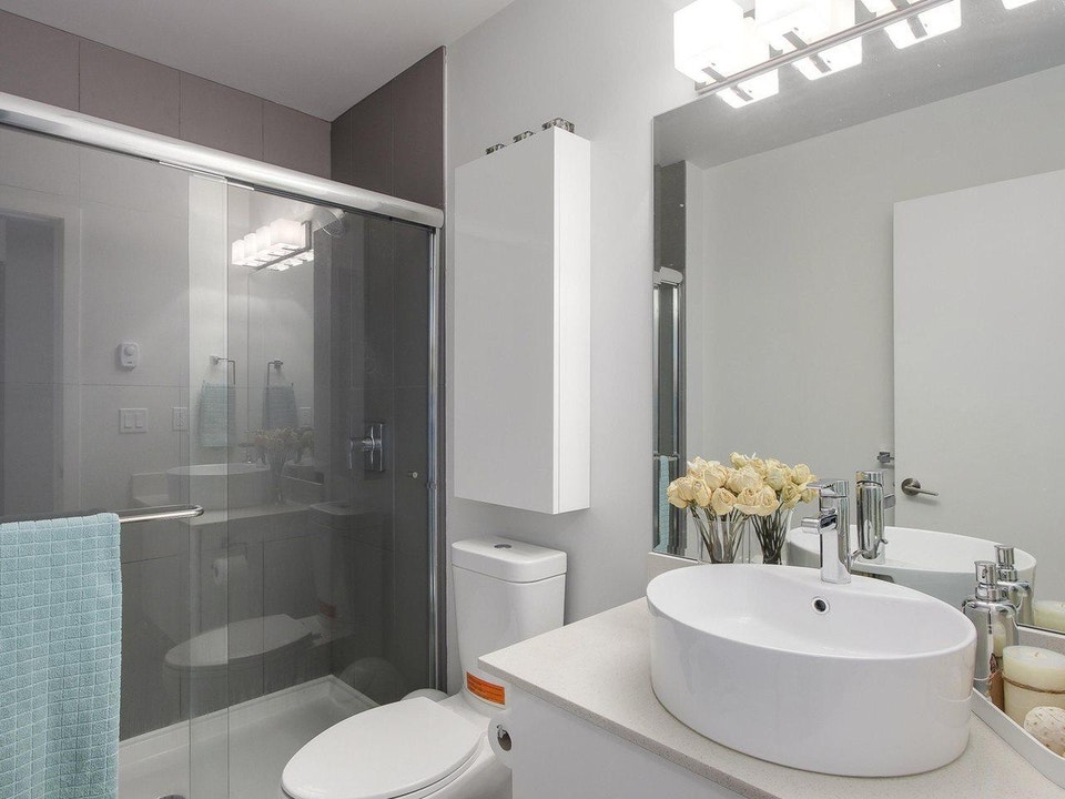 SPACIOUS ONE BEDROOM IN BURQUITLAM 2